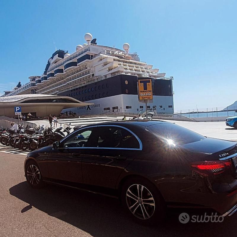 Nero Usata 2022 Mercedes E200 Tre volumi | 38.000 € - Immagine 1/4