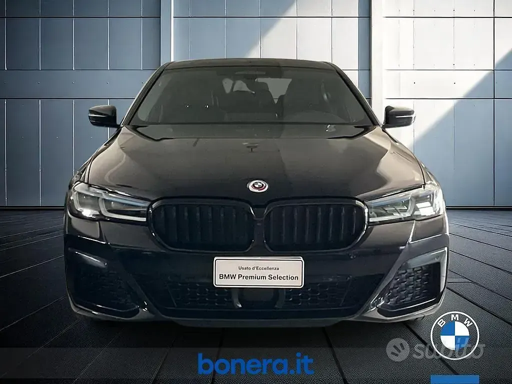 Usata BMW 530 M Sport 249 CV (183 kW) 2023 Blu Berlina