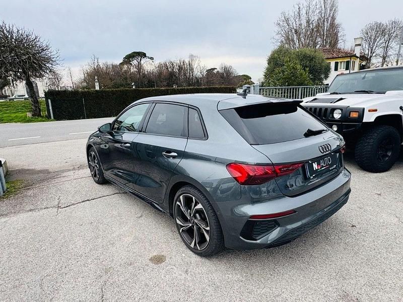 Usata Audi A3 S-Line 116 CV (85 kW) 2024 Grigio scuro Berlina