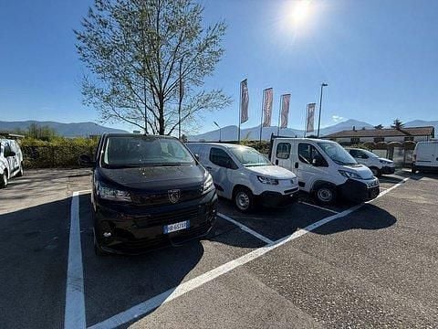 Usata Peugeot Expert 144 CV (105 kW) 2025 Furgone