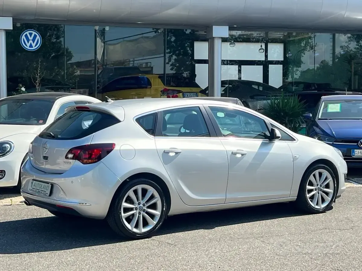Usata Opel Astra Cosmo 140 CV (102 kW) 2015 Grigio Berlina