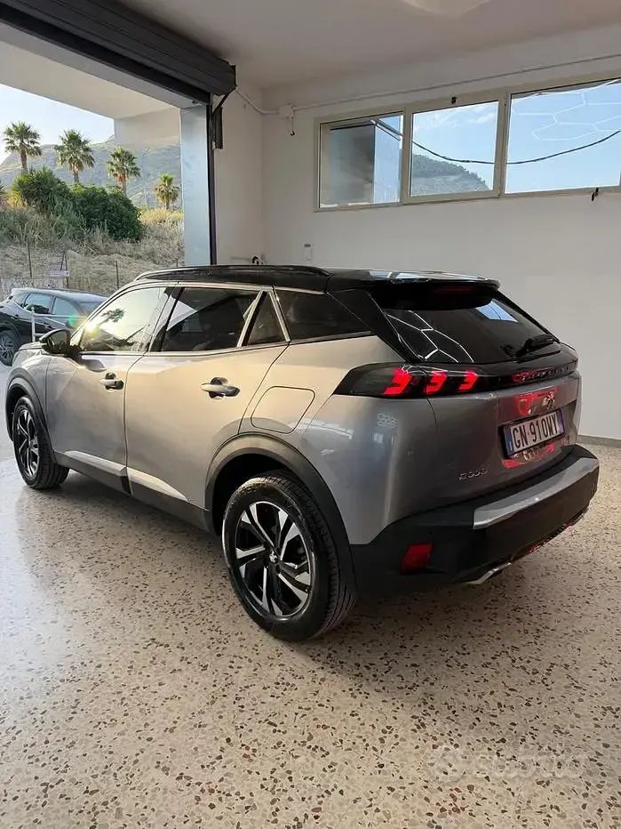 Usata Peugeot 2008 Active 131 CV (96 kW) 2023 Grigio SUV