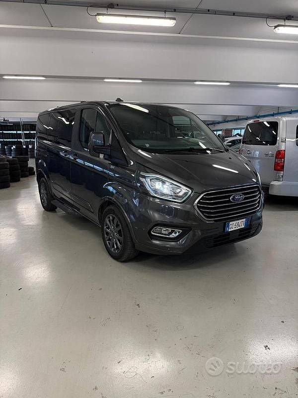 Occasion Ford Tourneo Titanium 131 ch (96 kW) 2021 Gris Monospace