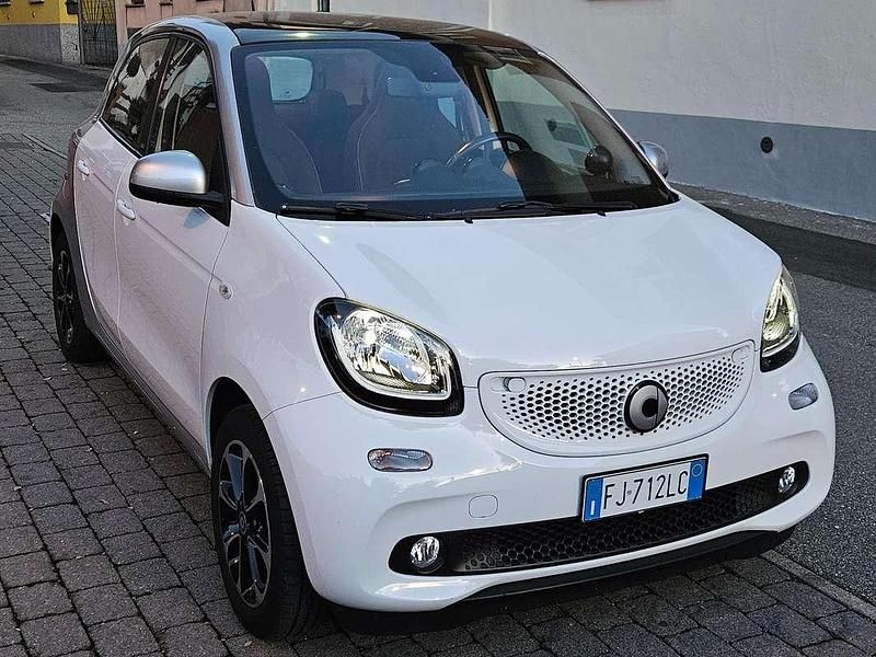 Bianco Usata 2017 Smart ForFour Due volumi | 9500 € (Super prezzo) - Immagine 1/4
