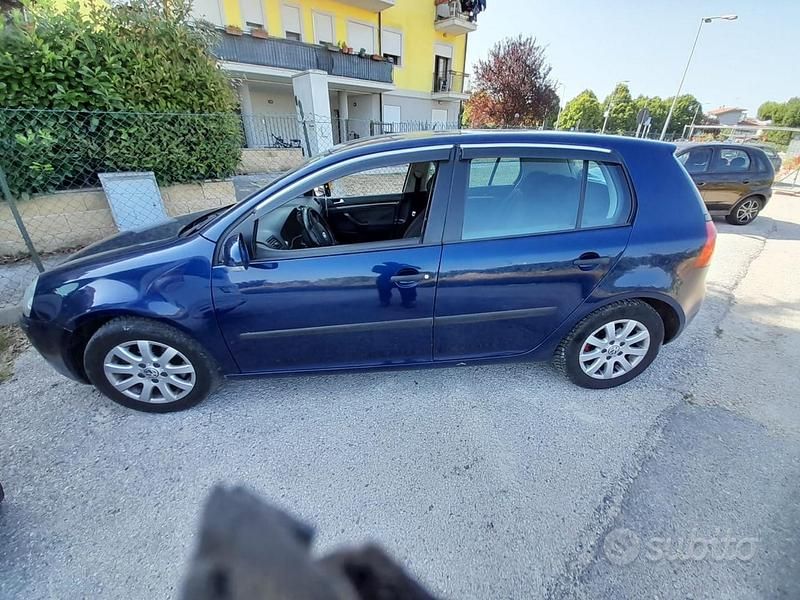 Usata VW Golf IV 140 CV (102 kW) 2004 Berlina