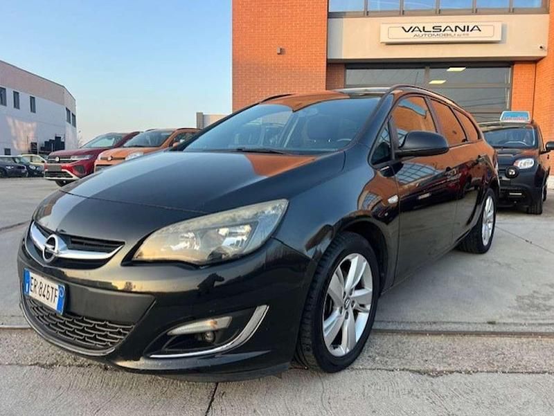 Usata Opel Astra 110 CV (80 kW) 2013 Nero Station wagon