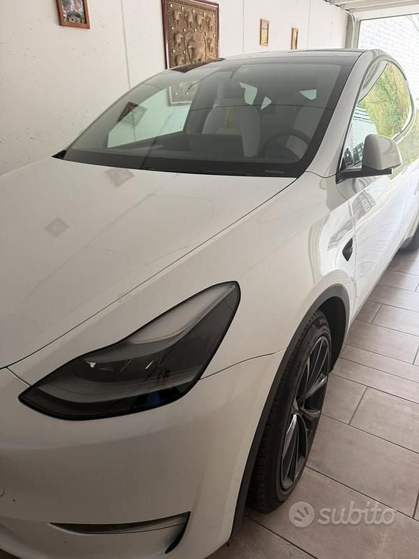 Usata Tesla Model Y 392 kW (534 CV) 2023 Bianco SUV