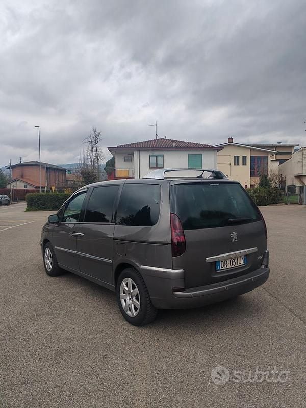 Usata Peugeot 807 170 CV (125 kW) 2008 Grigio Monovolume
