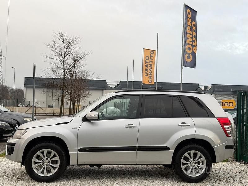 Usata Suzuki Grand Vitara 129 CV (94 kW) 2013 Grigio Station wagon