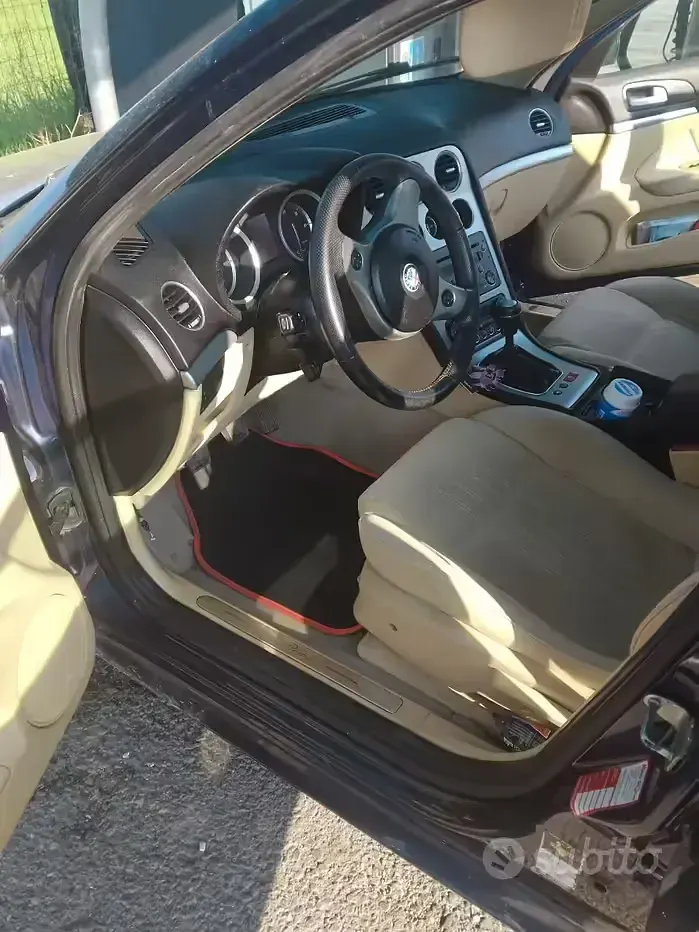 Usata Alfa Romeo 159 120 CV (88 kW) 2010 Bluazzurro Station wagon