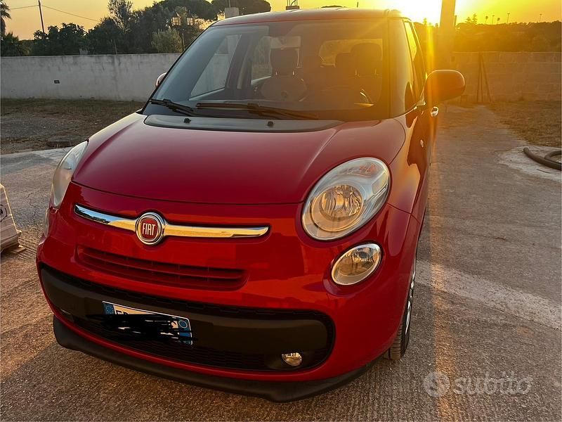 Rosso Usata 2015 Fiat 500L Living Monovolume | 5500 € (Cara) - Immagine 1/4