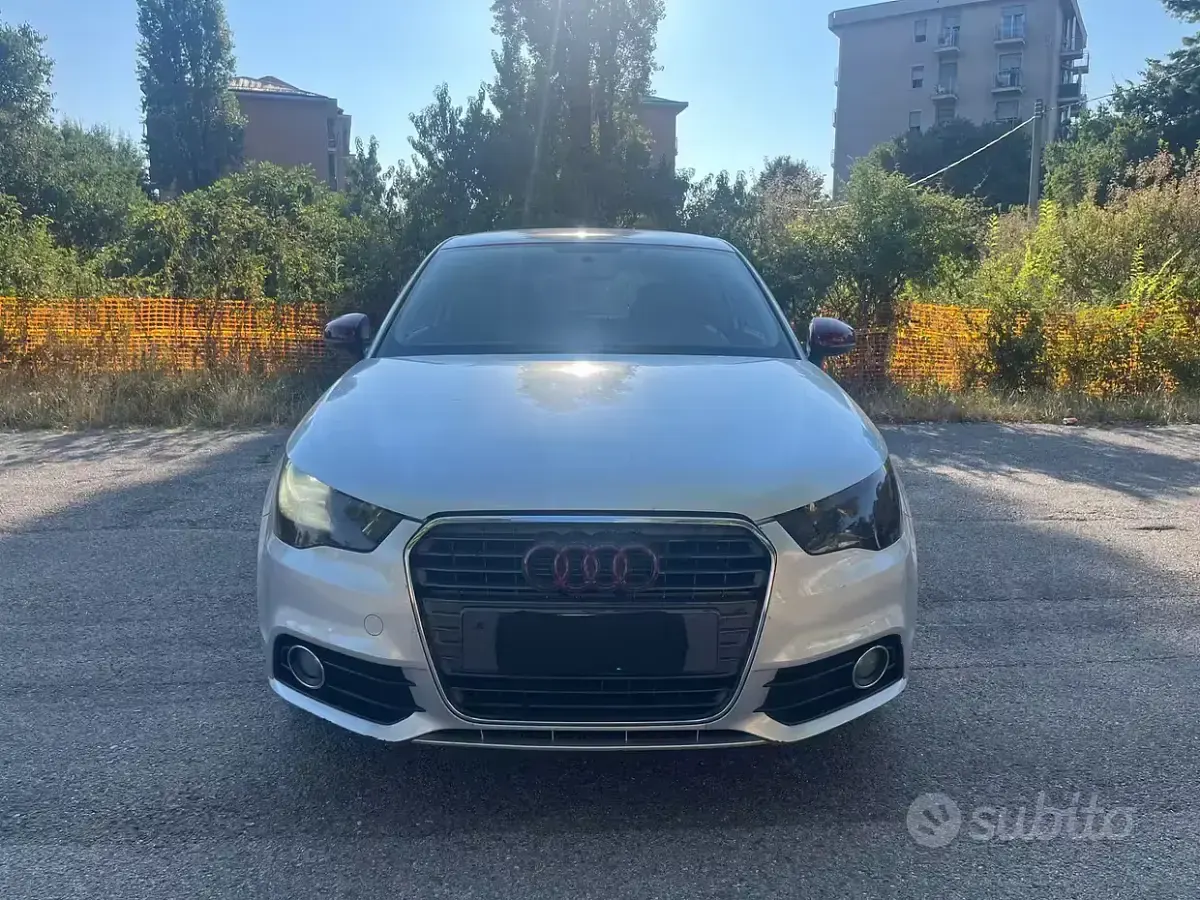 Usata Audi A1 Attraction 86 CV (63 kW) 2011 Grigio Utilitaria