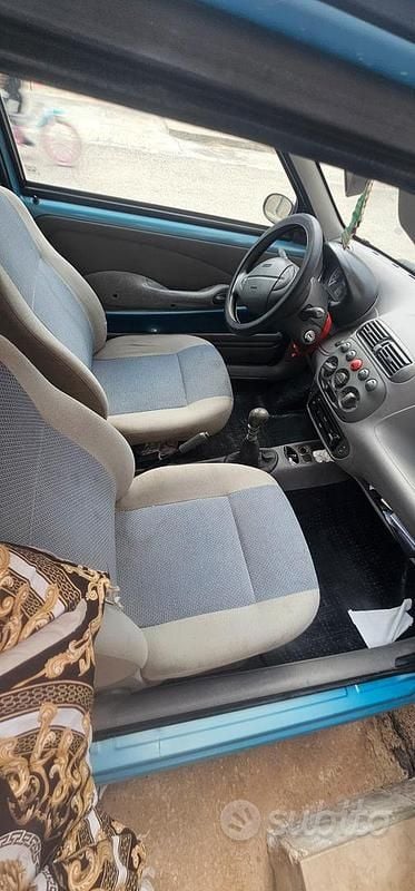 Usata Fiat 600 2004 Blu Berlina