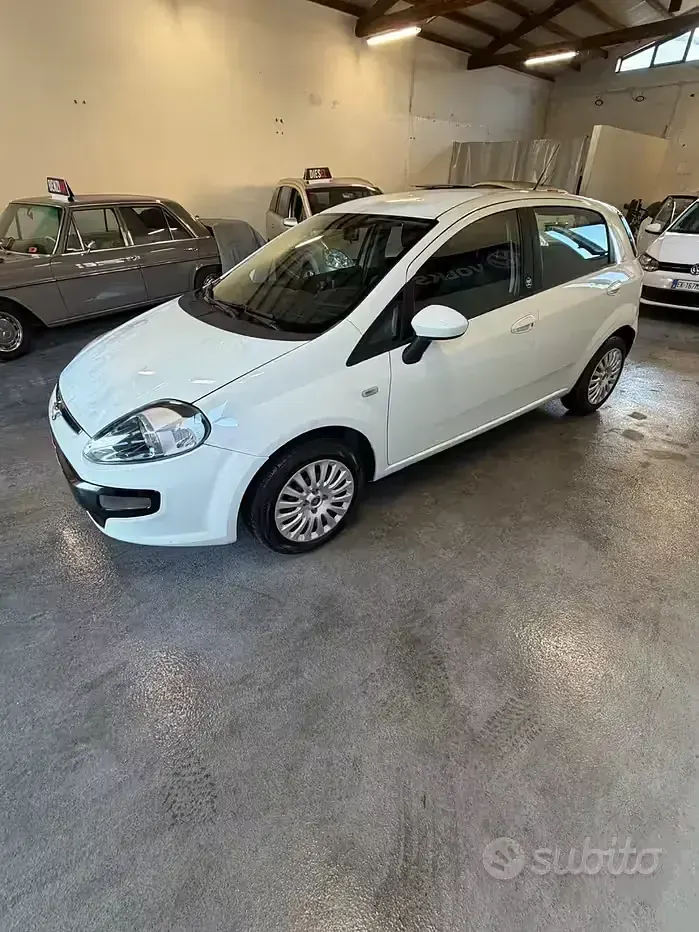Usata Fiat Punto Classica 60 CV (44 kW) 2011 Bianco Utilitaria