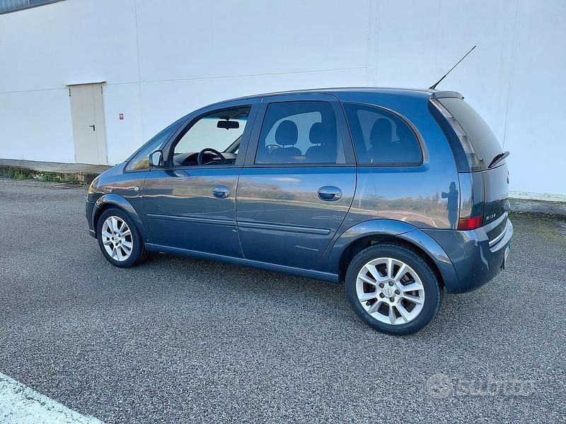 Usata 2007 Opel Meriva Cosmo Monovolume | 999 € (Super prezzo) - Immagine 1/4