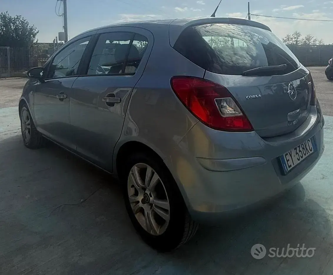 Usata Opel Corsa 75 CV (55 kW) 2015 Grigio Utilitaria