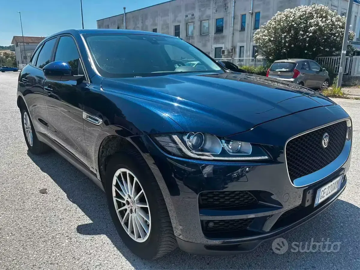 Usata Jaguar F-Pace Prestige 180 CV (132 kW) 2016 Blu SUV