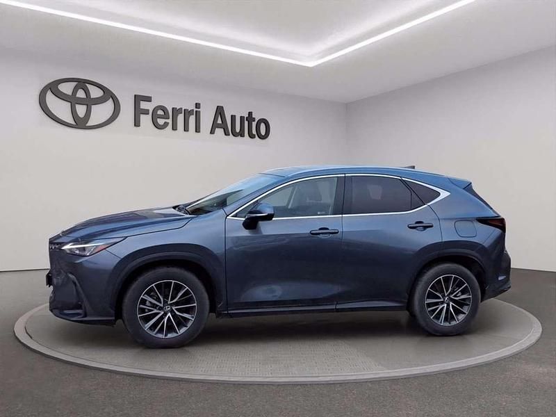 Usata Lexus NX350h 243 CV (178 kW) 2023 Dark grey SUV