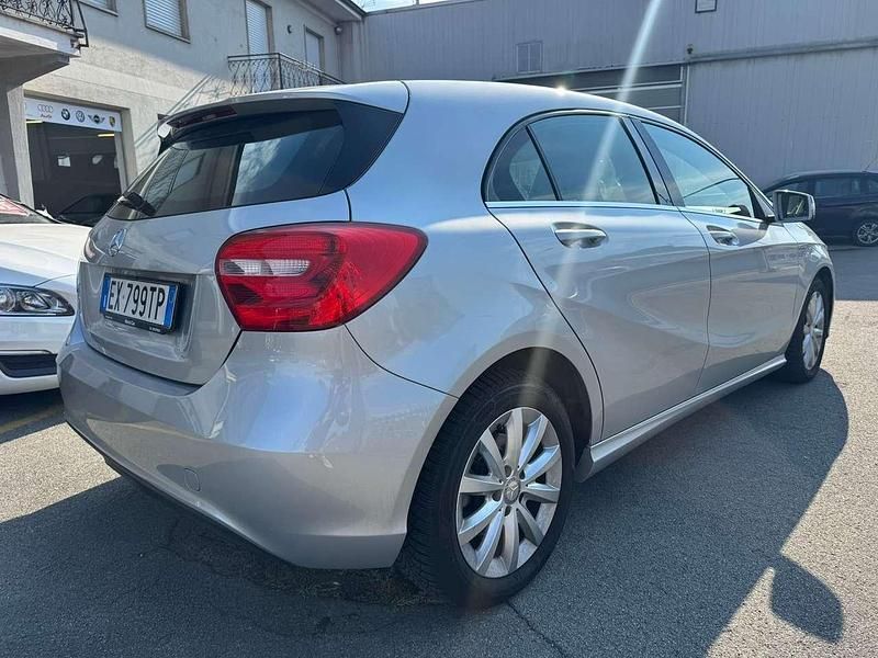 Usata Mercedes A180 Premium 122 CV (89 kW) 2013 Argento Berlina