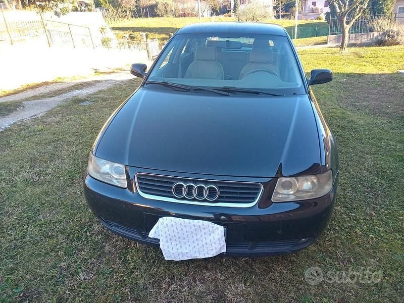 Nero Usata 2002 Audi A3 Ambition Tre volumi | 500 € (Super prezzo) - Immagine 1/4