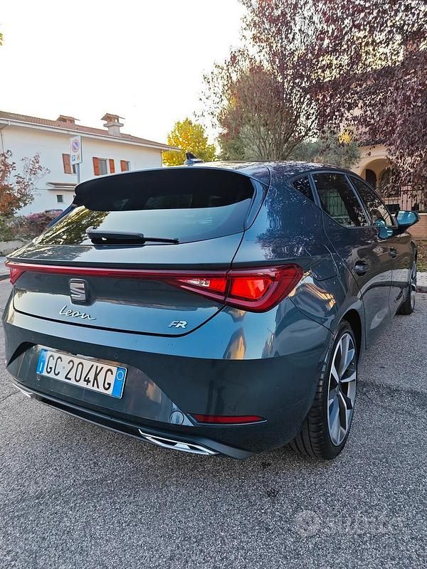 Usata Seat Leon FR 150 CV (110 kW) 2020 Grigio Berlina