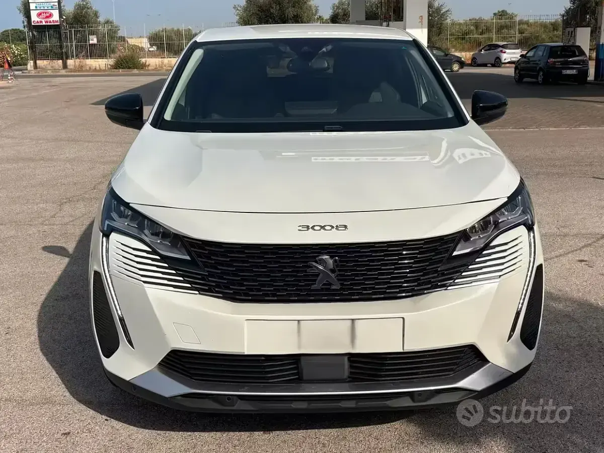 Usata Peugeot 3008 Allure 131 CV (96 kW) 2022 Bianco SUV