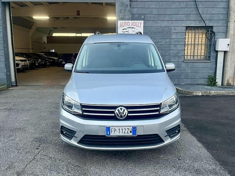 Usado VW Caddy Maxi 102 CV (75 kW) 2018 Gris Monovolumen