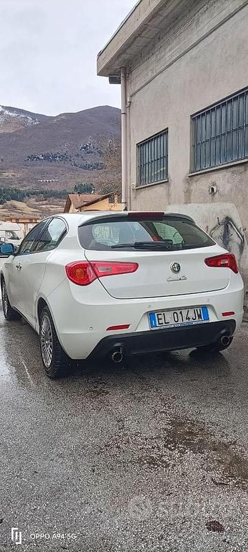 Usata Alfa Romeo Giulietta 140 CV (102 kW) 2011 Bianco Utilitaria