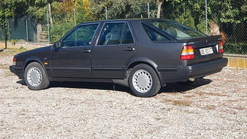 Begagnad Saab 9000 135 HK (99 kW) 1990 Grå Sedan