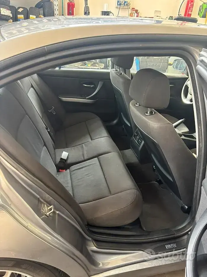 Usata BMW 320 M Sport 177 CV (130 kW) 2008 Grigio Berlina