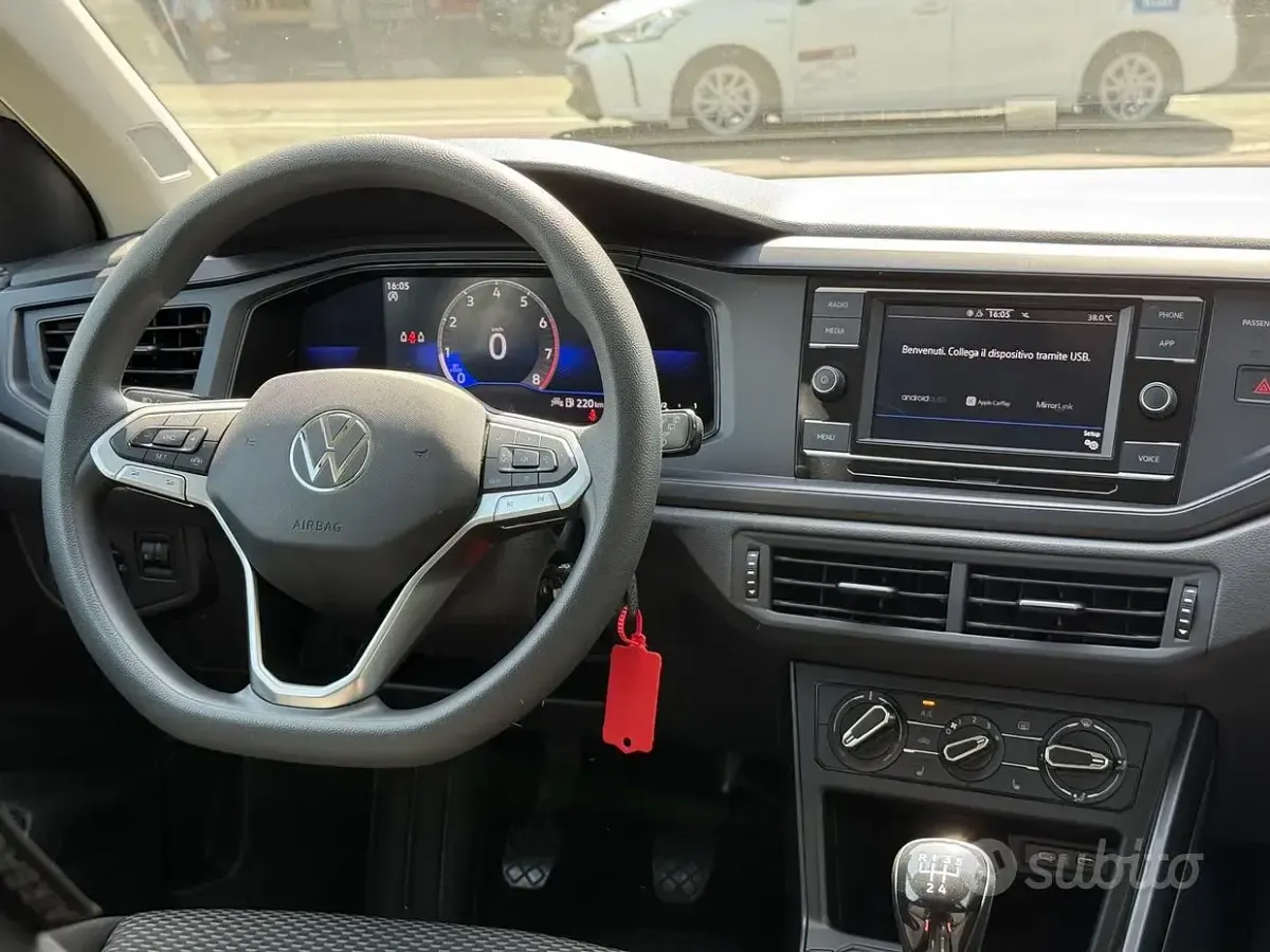 Usata VW Polo Life 80 CV (58 kW) 2023 Beige Utilitaria