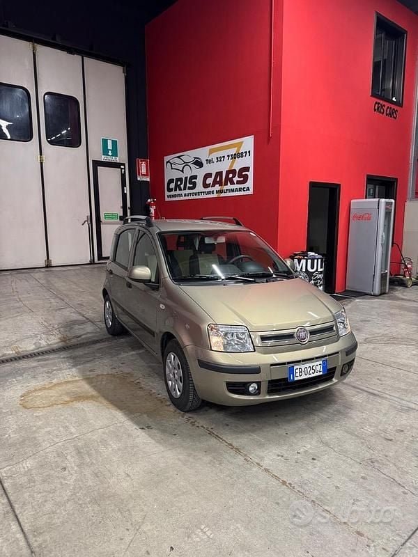 Grigio Usata 2011 Fiat Panda Dynamic Berlina | 4999 € (Cara) - Immagine 1/4