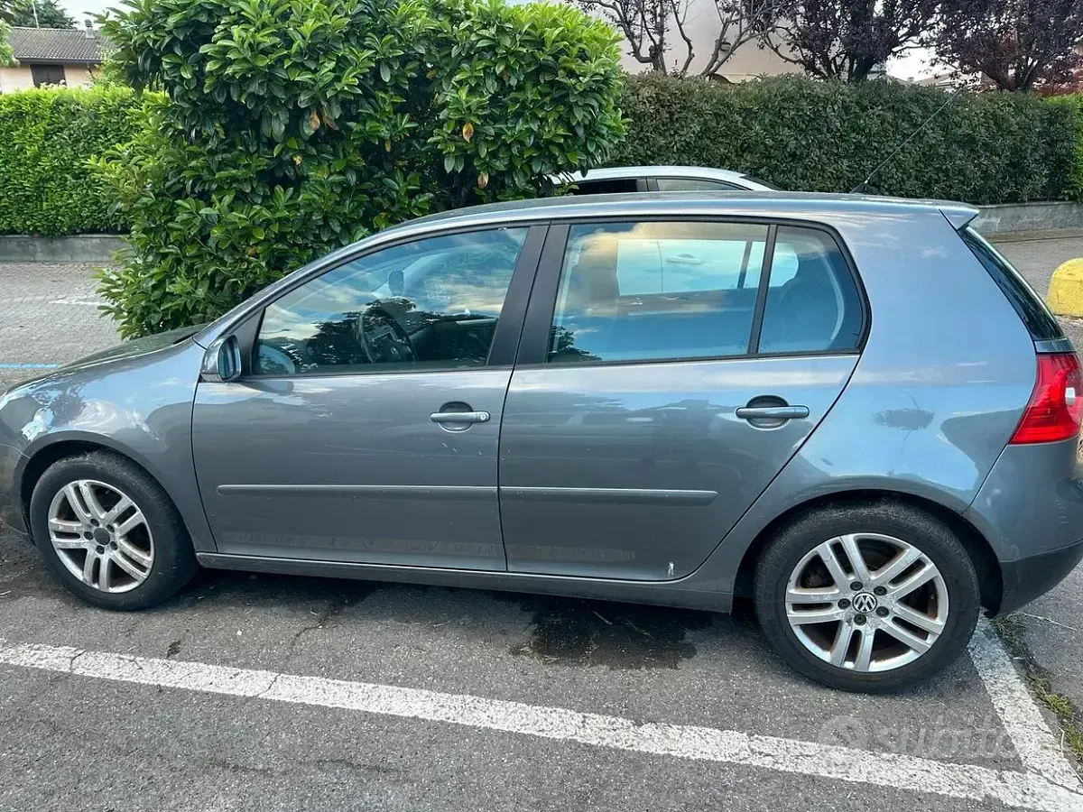 Usado VW Golf V 102 CV (75 kW) 2007 Berlina