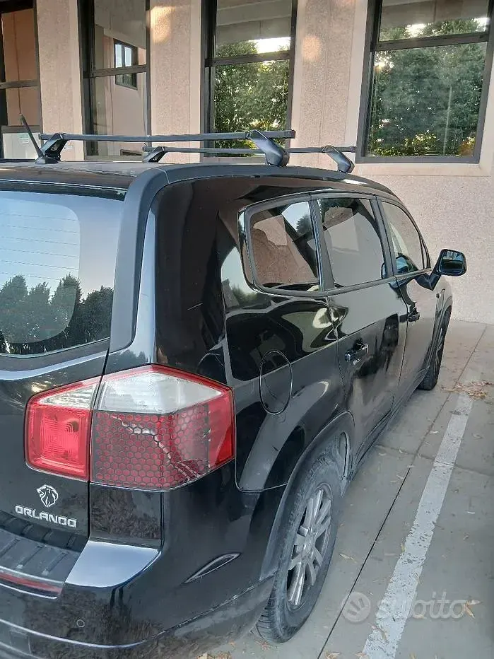 Usata Chevrolet Orlando 163 CV (119 kW) 2011 Nero Monovolume