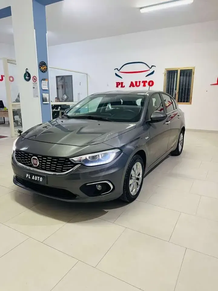 Usata Fiat Tipo Lounge 120 CV (88 kW) 2019 Grigio Berlina