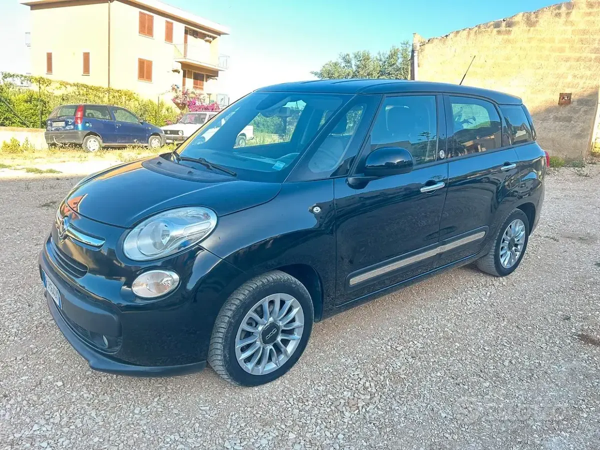 Usata Fiat 500L Living 95 CV (69 kW) 2017 Nero Monovolume