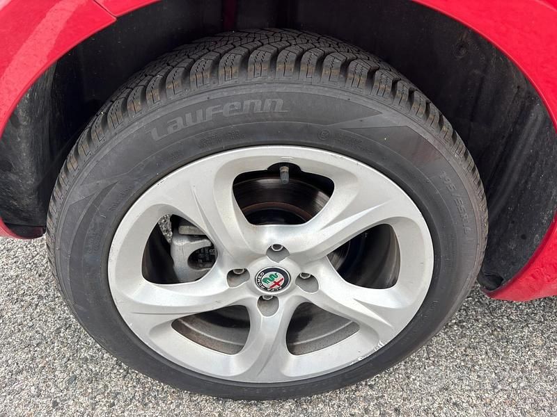 Usata Alfa Romeo MiTo 95 CV (69 kW) 2017 Rosso Utilitaria