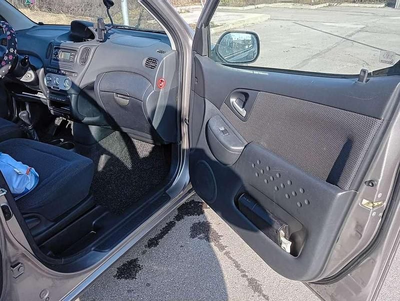 Usata Toyota Yaris Verso Sol 75 CV (55 kW) 2004 Argento Monovolume