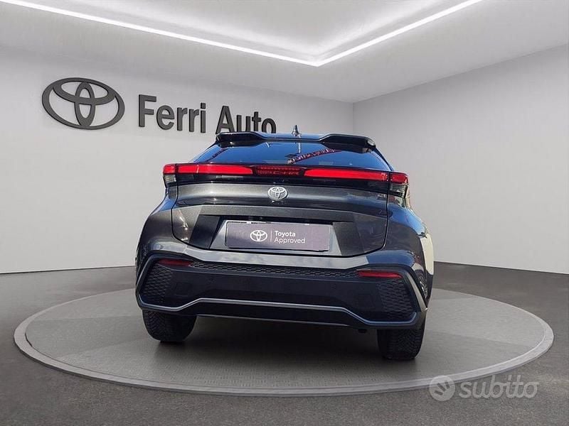 Usata Toyota C-HR Trend 197 CV (144 kW) 2024 Dark grey SUV