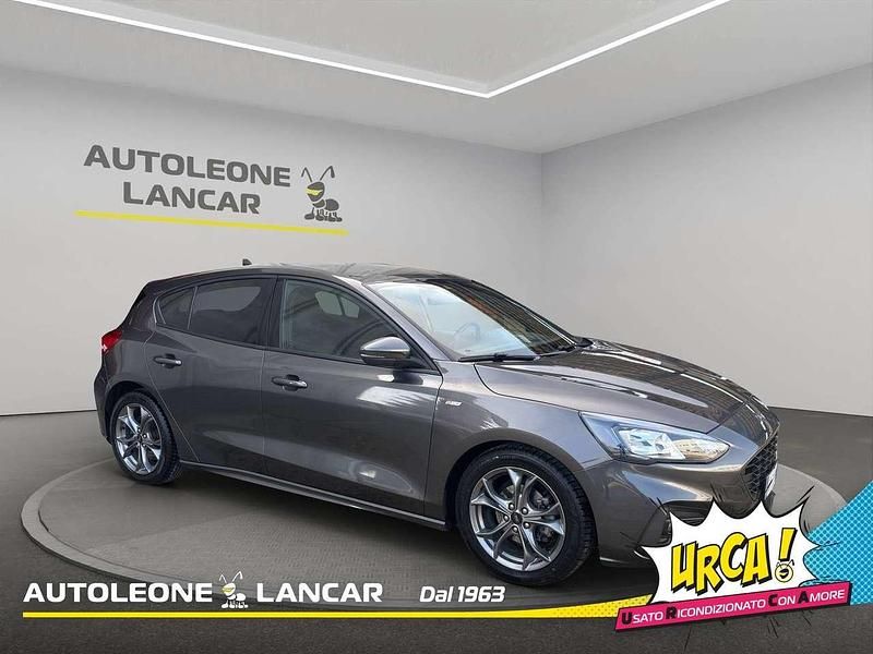 Grigio Usata 2021 Ford Focus ST-Line Berlina | 15.680 € (Buon prezzo) - Immagine 1/4