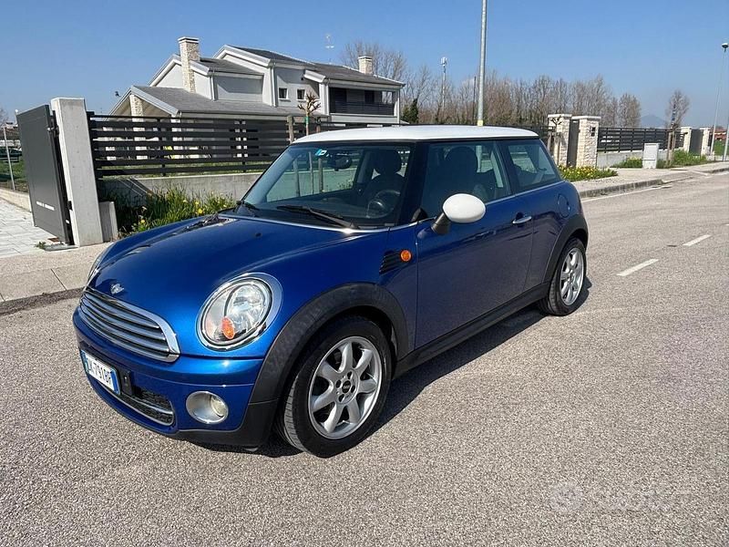 Usata Mini Cooper D 110 CV (80 kW) 2007 Blu Utilitaria