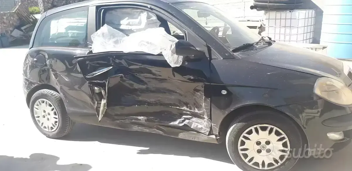 Usata Lancia Ypsilon 69 CV (50 kW) 2005 Nero Utilitaria