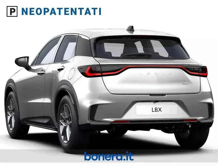 Nuova Lexus LBX 136 CV (100 kW) 2026 Argento SUV