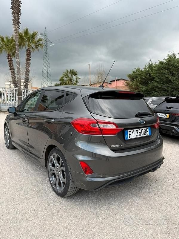 Usata Ford Fiesta ST-Line 100 CV (73 kW) 2020 Grigio Utilitaria