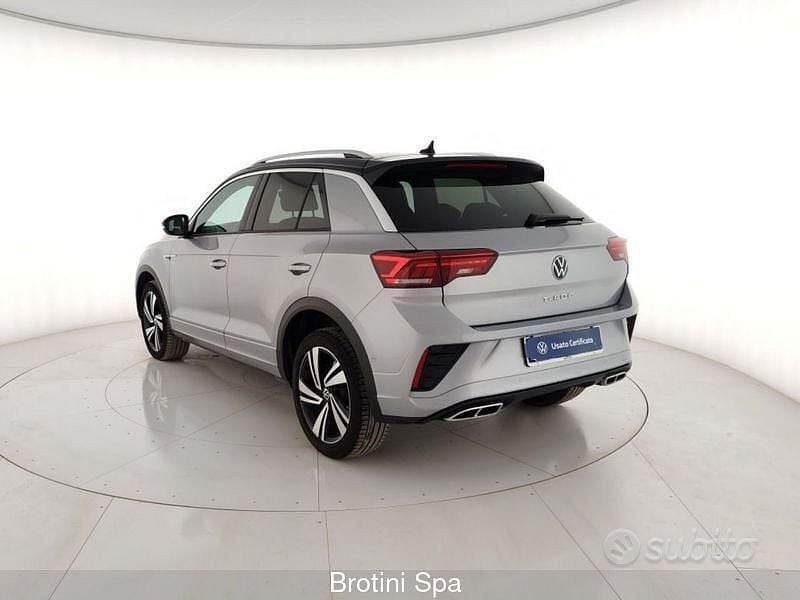 Usata VW T-Roc R-line 150 CV (110 kW) 2024 Grigio metallizzato SUV