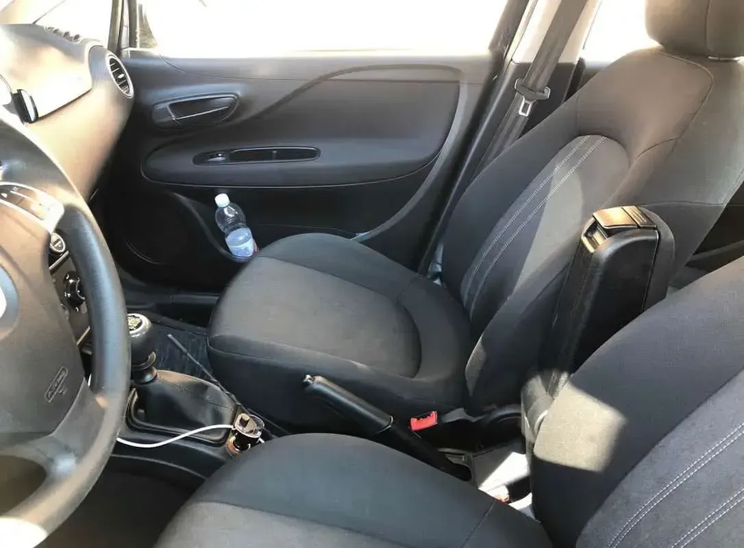 Usata Fiat Punto Street 69 CV (50 kW) 2015 Blu/azzurro Utilitaria