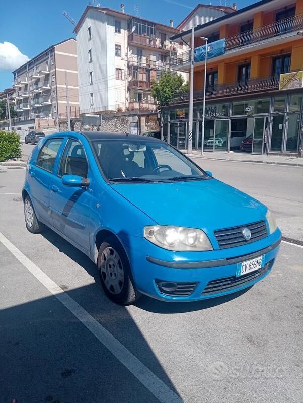 Usata Fiat Punto 75 CV (55 kW) 2005 Blu Utilitaria