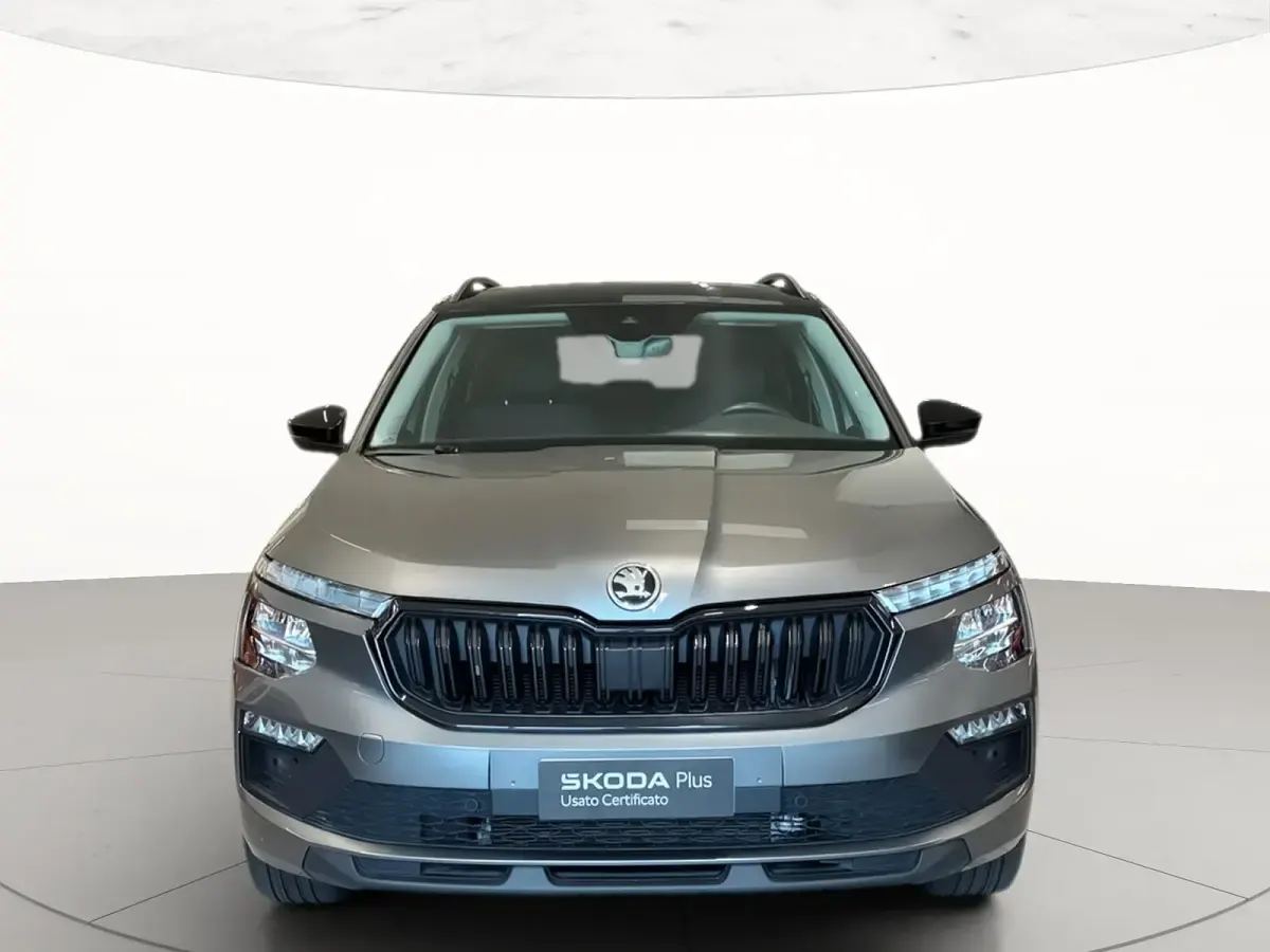 Usata Skoda Kamiq 115 CV (84 kW) 2024 Grigio graphite metallizzato nero tulipa SUV