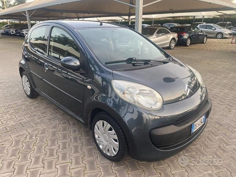 Usata Peugeot 107 54 CV (39 kW) 2008 Grigio Utilitaria