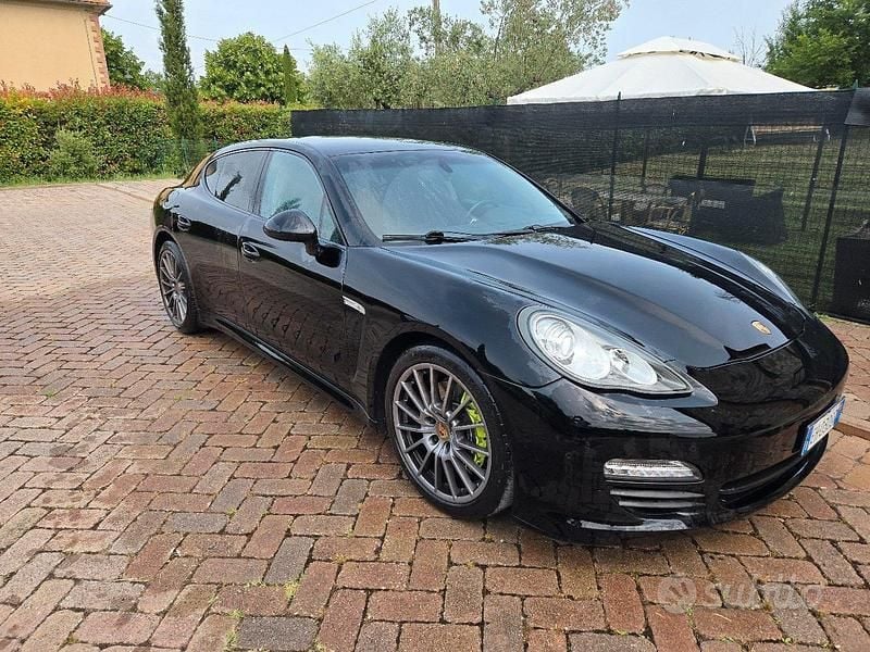 Usata Porsche Panamera 250 CV (183 kW) 2011 Nero Utilitaria